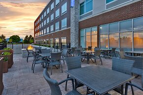 Holiday Inn Express & Suites Grand Rapids Airport - South by IHG
