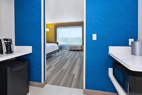 Holiday Inn Express & Suites Grand Rapids Airport - South by IHG