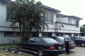 Paramount Luxury Serviced Apartment