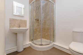 Paramount Luxury Serviced Apartment