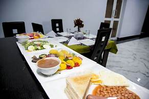 Eeyilobe Guest House