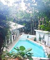 Balconahe Resto Camp