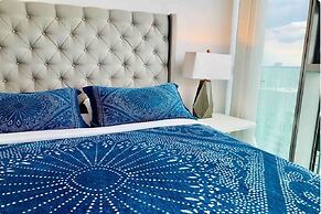 Luxury Condos at York Street