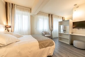 La Dolce Vita Hotel