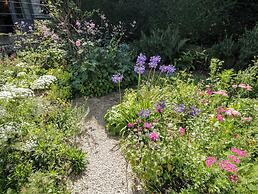 Kings Cottage - North