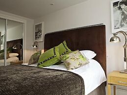 Diddly Squat, 43 Dart Marina