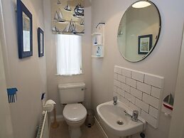 Moonrakers, Clarence Street