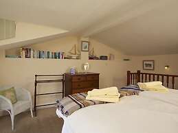 Moonrakers, Clarence Street