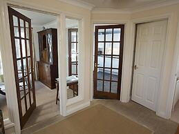 Moonrakers, Clarence Street