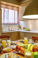 Beating Heart City Family Home Next to Beach