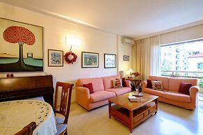 Beating Heart City Family Home Next to Beach