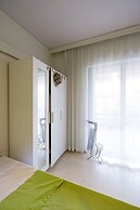 Beating Heart City Family Home Next to Beach