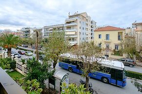 Beating Heart City Family Home Next to Beach
