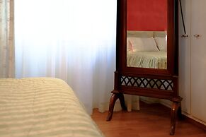 Beating Heart City Family Home Next to Beach