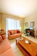 Beating Heart City Family Home Next to Beach