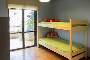 Beating Heart City Family Home Next to Beach