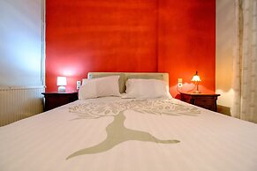 Beating Heart City Family Home Next to Beach