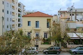 Beating Heart City Family Home Next to Beach