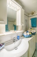 Beating Heart City Family Home Next to Beach