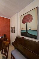 Beating Heart City Family Home Next to Beach