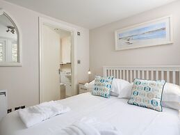 Keepers Lodge, Hillfield Village