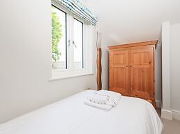 Keepers Lodge, Hillfield Village