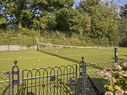 Keepers Lodge, Hillfield Village