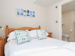 Keepers Lodge, Hillfield Village