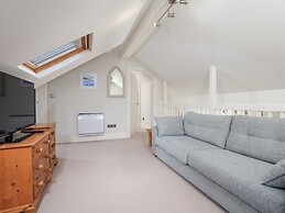 Keepers Lodge, Hillfield Village