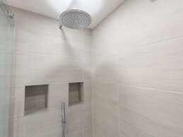 Keepers Lodge, Hillfield Village