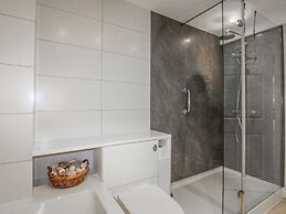 7 Thurlestone Rock