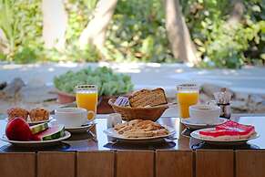 Ailouros summer hotel