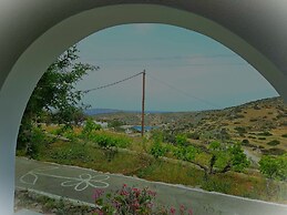 Ailouros summer hotel