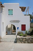 Ailouros summer hotel