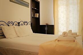 Ailouros summer hotel