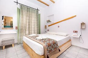 Ailouros summer hotel