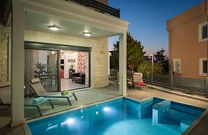 Beautiful Pool Villa for Relaxing Family Holidays