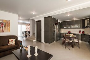 Beautiful Pool Villa for Relaxing Family Holidays