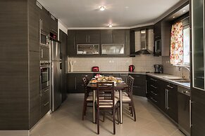 Beautiful Pool Villa for Relaxing Family Holidays