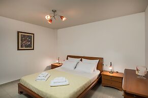 Beautiful Pool Villa for Relaxing Family Holidays