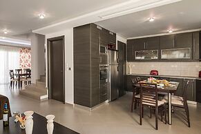 Beautiful Pool Villa for Relaxing Family Holidays