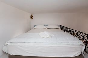 Ailouros guest house