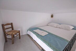 Ailouros guest house