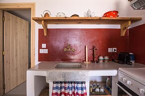 Ailouros guest house
