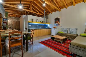 Boutique Stone Cottage With Large Terraces