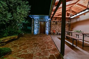 Boutique Stone Cottage With Large Terraces