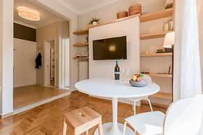 Chic Flat at Kolonaki in Heart of Athens