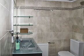 City & Sea Two Floor Flat with View Next to Metro