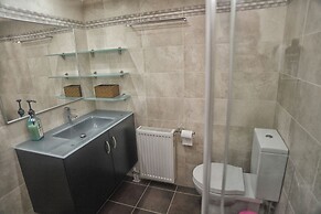 City & Sea Two Floor Flat with View Next to Metro