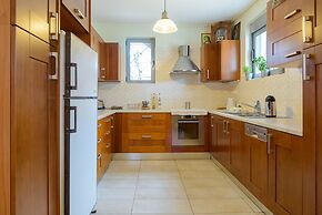 Comfy Vacation Flat Near the Beach